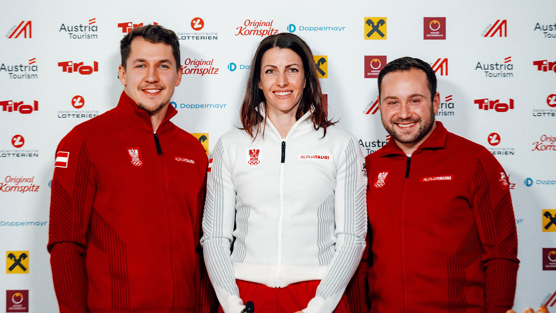 Skeleton-Team vom Goldjubel im Austria House beflügelt
