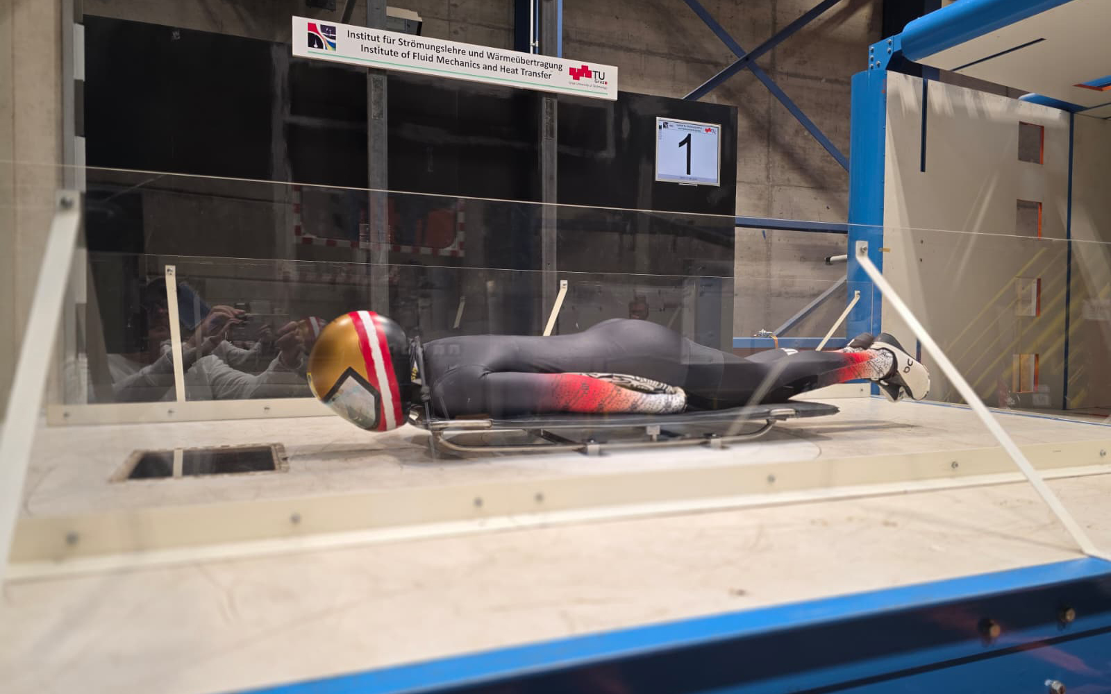Vom Klassenzimmer in den Eiskanal: Sarah Baumgartner startet als Skeleton-Profi durch